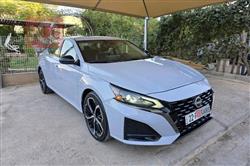 نيسان ألتيما